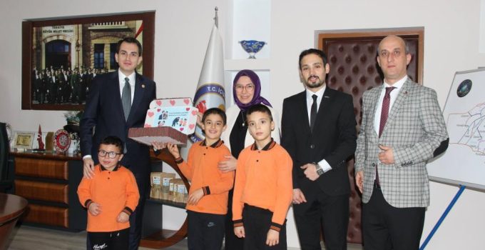 Kaymakam Atam’a en özel hediyeler takdim edildi