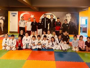 Başarılı sporcular gezi ile ödüllendirildi