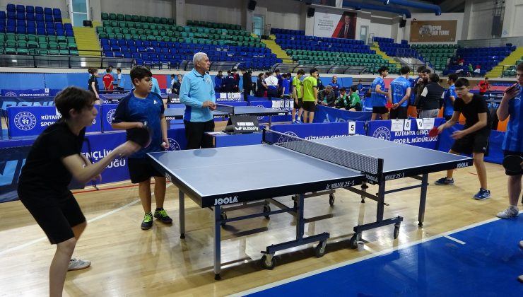 Gençler Masa Tenisi Bölge Müsabakaları heyecanı