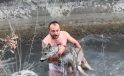 Su kanalına düşen karacayı son anda kurtardılar