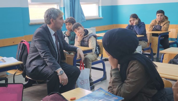 Müdür Yılmaz: ‘Millî ve manevî değerlere bağlı, güçlü bireyler yetiştirmeliyiz’