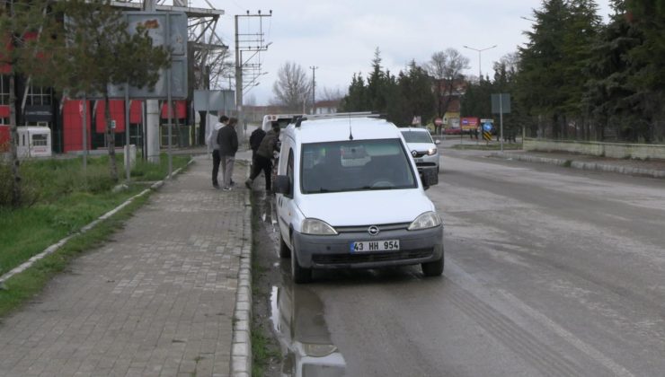 hafif ticari araç ile elektrikli bisiklet çarpıştı: 1 yaralı