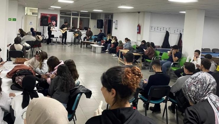 Öğrenciler için moral gecesi