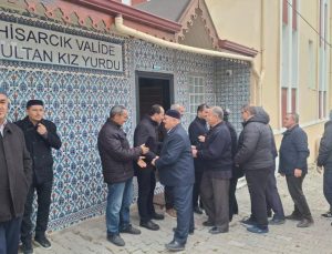 Umre kafilesi dualarla uğurlandı