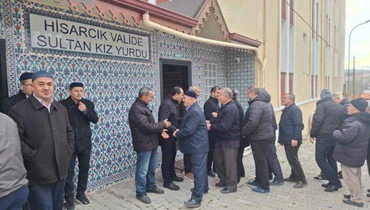 Umre kafilesi dualarla uğurlandı