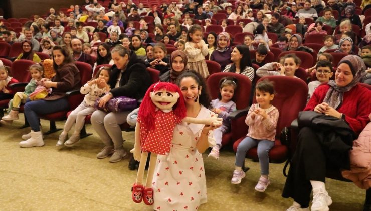 ‘Ecem ile Çilek’ vantrolog gösterisi yoğun ilgi gördü