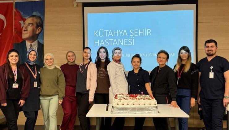 Şehir Hastanesi’nde ‘Acil Bakım Hemşireliği Eğitimi’ sona erdi