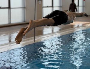 Yüzme havuzuna rekor katılım