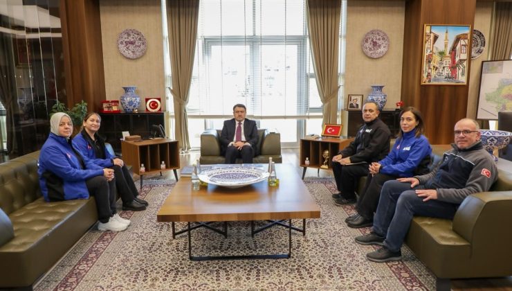 Kütahya AFAD’dan kuruluş yıl dönümünde Vali Işın’a ziyaret