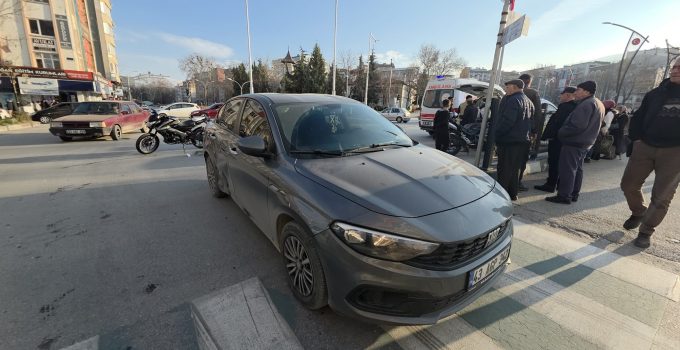 Otomobil ile motosiklet çarpıştı: 1 yaralı
