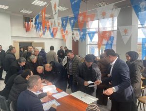AK Parti’de yeni ilçe başkanı için temayül yoklaması yapıldı