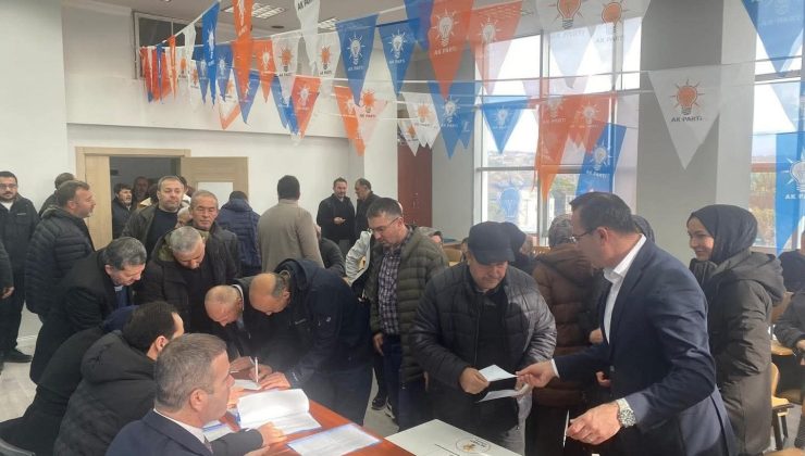 AK Parti’de yeni ilçe başkanı için temayül yoklaması yapıldı