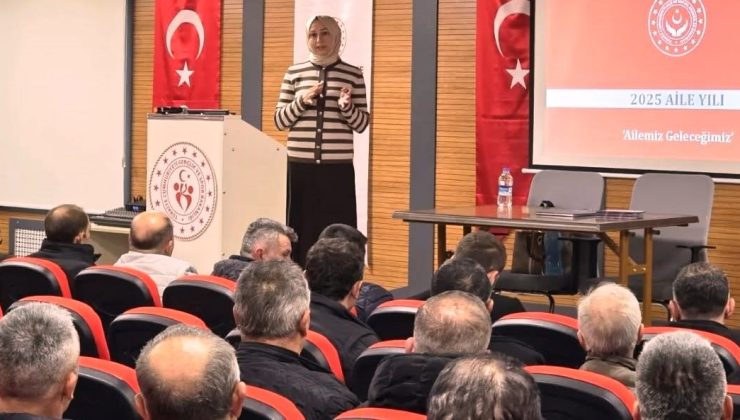 Muhtarlara ‘Aile Yılı’ konulu eğitim verildi