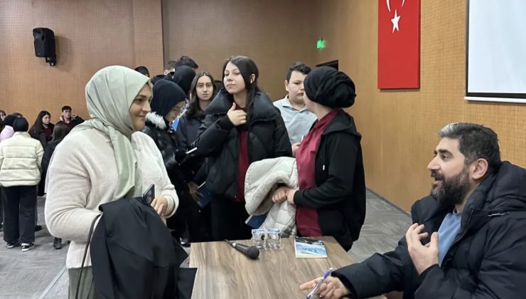 Ortaöğretim öğrencileri için söyleşi ve kitap tahlili programı
