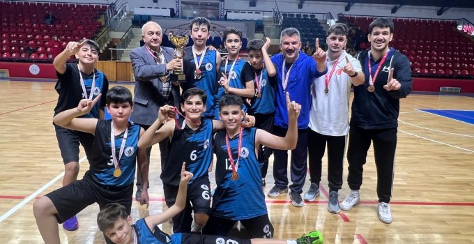 Potada Zafertepe Ortaokulu Kütahya şampiyonu oldu