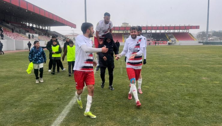 Tavşanlı Linyitspor evinde kazanmasını bildi