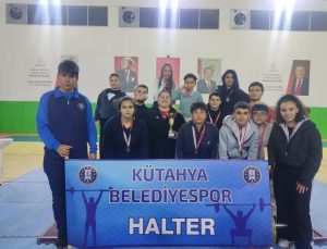 Kütahyalı halterciler Ege Kupası’na damga vurdu