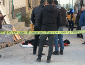 Yaşlı adamın cansız bedenini belediye çalışanları buldu