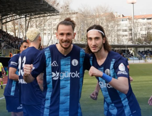 Şimşek ligin ilk yarısını 3 gollü galibiyetle lider tamamladı