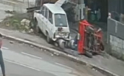 Otomobil karşı şeride geçip, motosiklete böyle çarptı