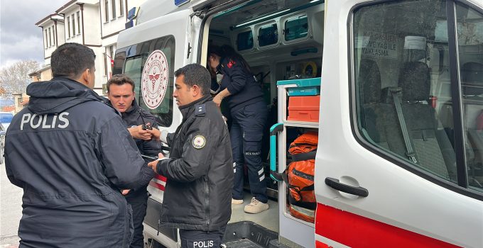 Berber tartıştığı müşterisini darp etti