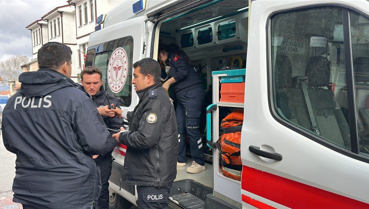 Berber tartıştığı müşterisini darp etti