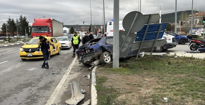 Çevre yolunda korkutan kaza! 1’i çocuk 4 yaralı