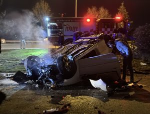 Önüne çıkan ağaçları devirip takla attı: 1 yaralı