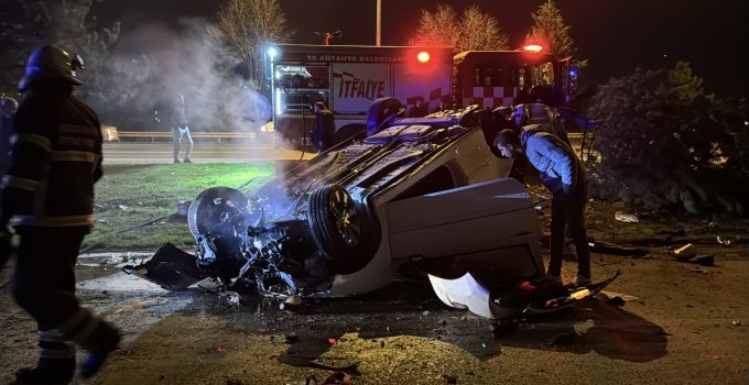 Önüne çıkan ağaçları devirip takla attı: 1 yaralı