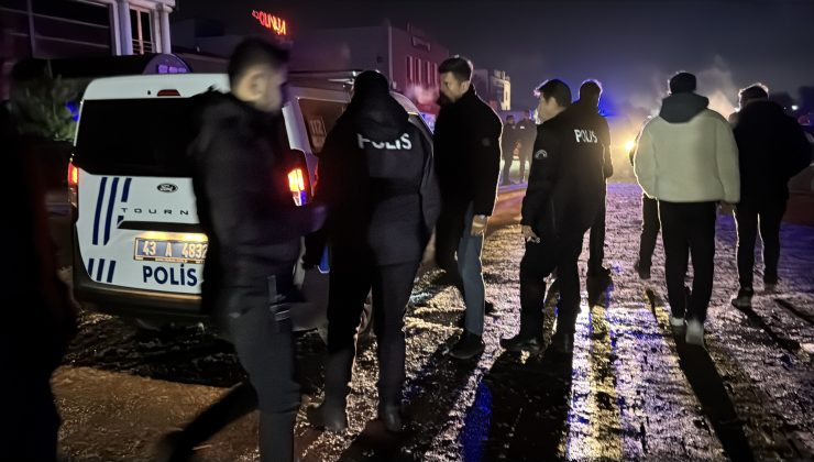 Polise mukavemette bulunan 4 kişi gözaltına alındı