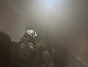 Küçük çocuk çakmakla oynarken koltuğu tutuşturdu