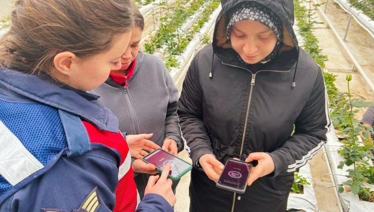 Serada çalışan kadınlara KADES tanıtımı