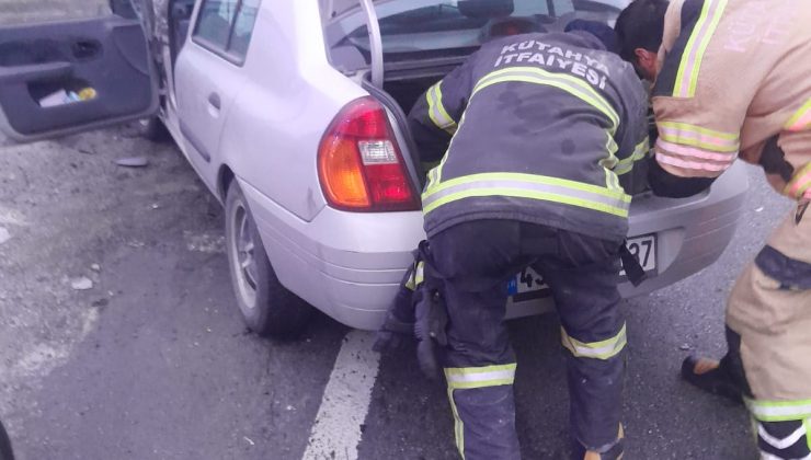 Otomobil ile traktör çarpıştı: 2 yaralı