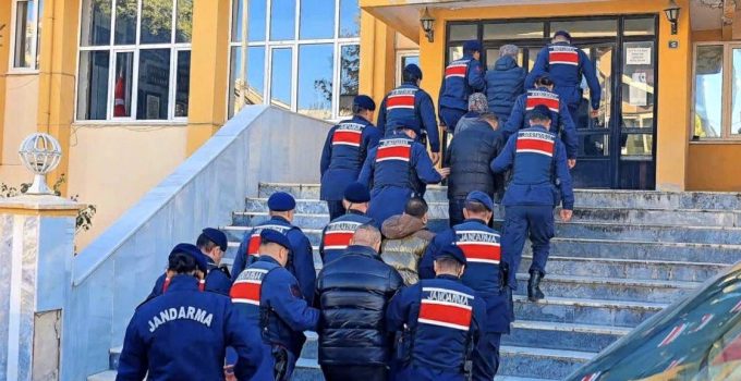 Kütahya merkezli 3 ilde siber dolandırıcılık operasyonu