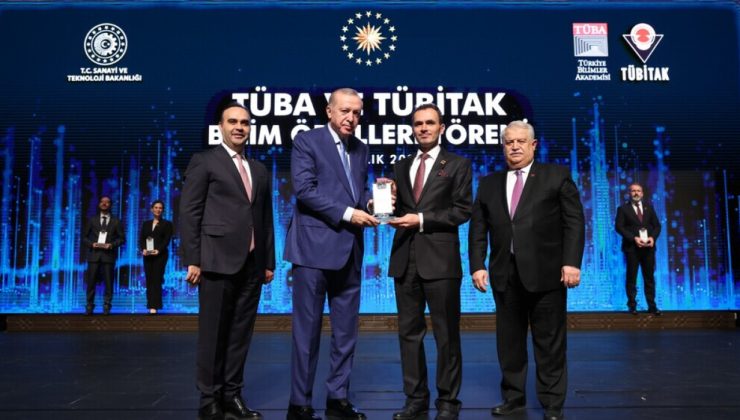 DPÜ akademisyeni ödülünü Cumhurbaşkanı’ndan aldı