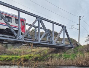 Tavşanlı’da yolcu treninin çarptığı yaşlı adam hayatını kaybetti