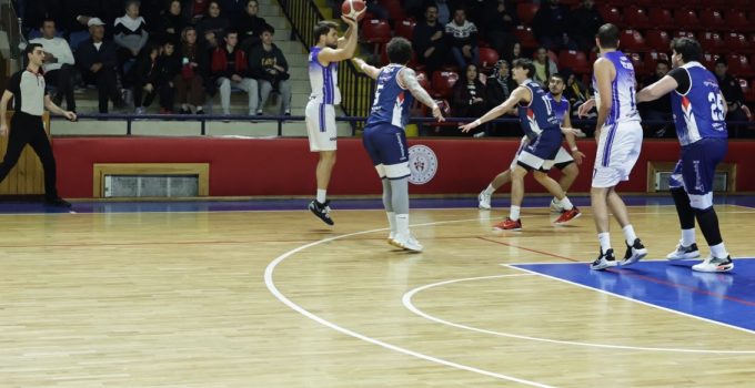 Mavi Şimşekler potada durdurulamıyor