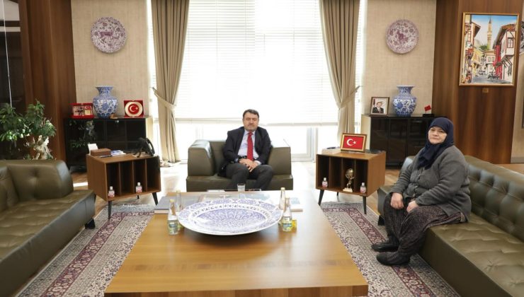 Vali Işın, gazi yakınını makamında kabul etti