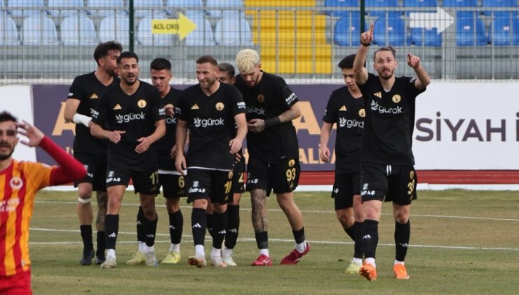 Şimşek’in taraftarı Zafer Meydanı’nda buluşuyor