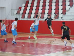 Genç hentbolcular Kütahya’da ter döktü