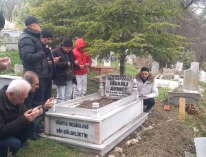 Hisarlı Ahmet mezarı başında anıldı
