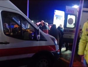 Ambulans ile otomobil çarpıştı: 1 Yaralı