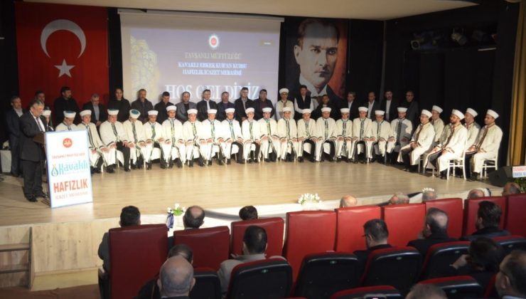 19 genç hafız görkemli bir törenle icazetini aldı