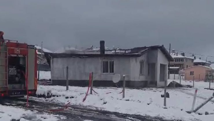 Tek katlı evde çıkan yangın söndürüldü