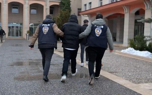 Vatandaşı sahte ilanlarla dolandırdılar