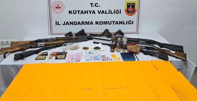 Jandarmadan 22 adrese uyuşturucu operasyonu