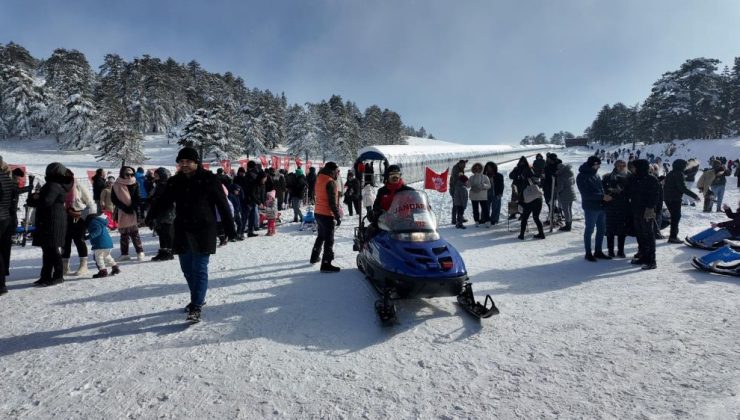 Murat Dağı ara tatilde ziyaretçi akınına uğruyor