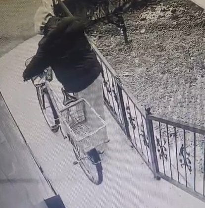 Hırsızlık anı saniye saniye kaydedildi