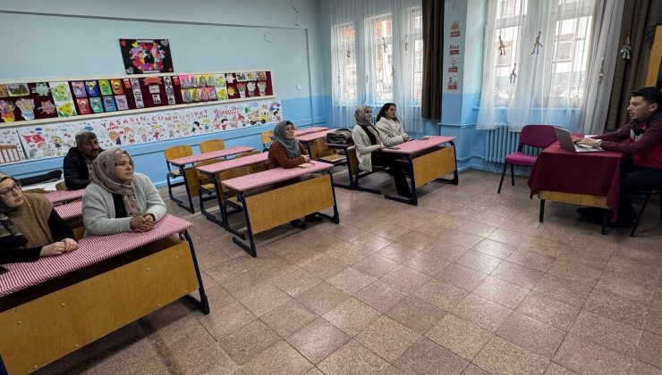 Okul personeline hijyen eğitimi verildi