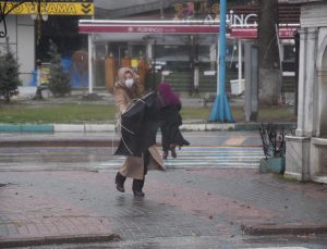 Kütahya’ya kuvvetli rüzgar ve fırtına uyarısı!